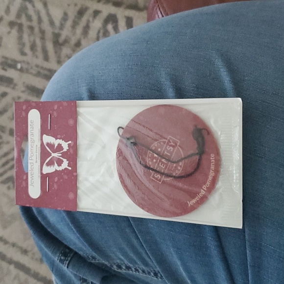 Scentsy Scent Circle Jeweled Pomegranate - Picture 1 of 3